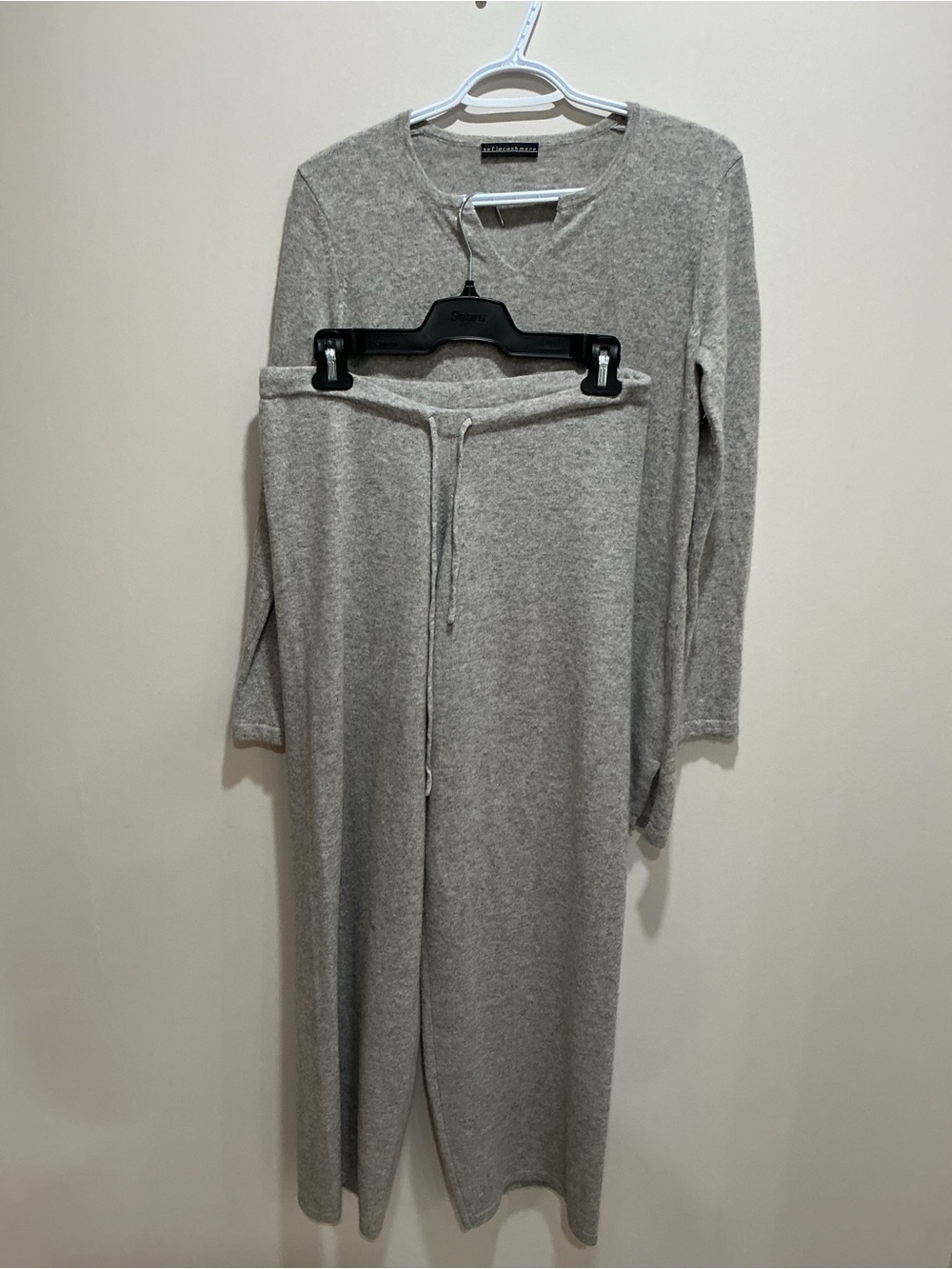 Sofia Cashmere Light Gray V-Neck cashmere lounge set size small